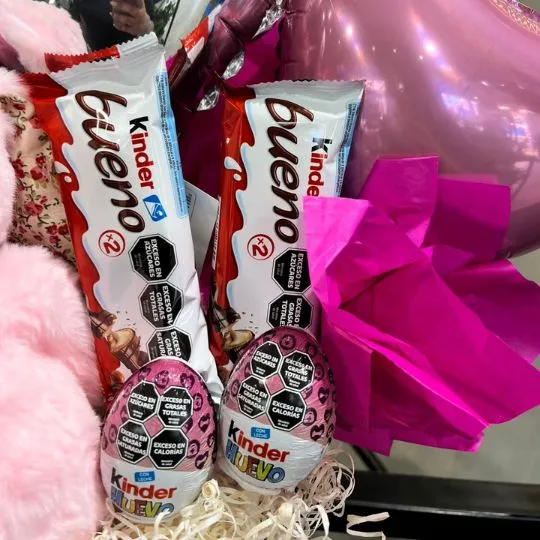 box con chocolate globos y peluche pascuas I